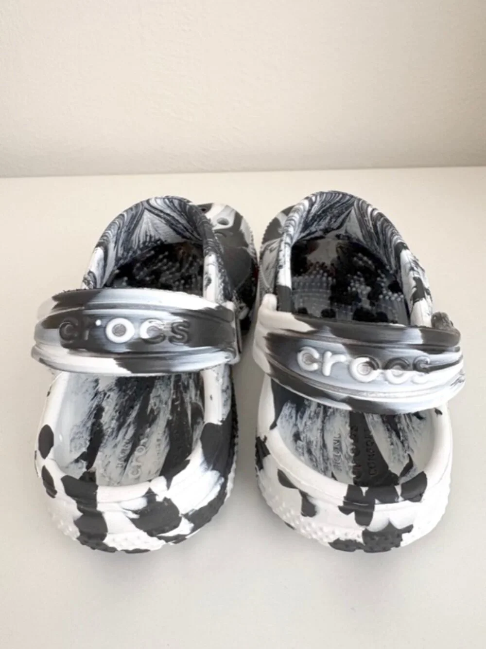 2/$29 Crocs kids toddlers clogs size C9 black white